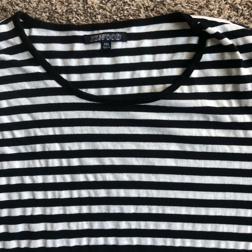 Elwood Scallop Tee